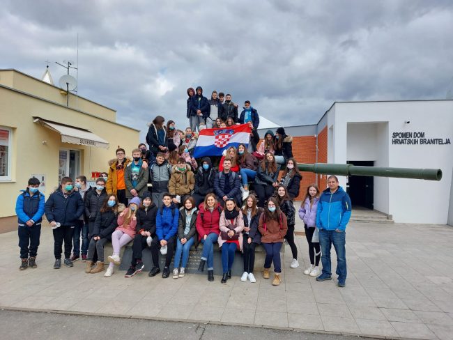 IMG-aa320a731ba0a1b5803fdaf54663f57d-V